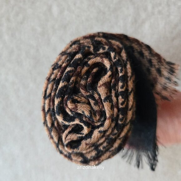 NWT BILLYBELT 100% Wool Houndstooth Scarf Lightweight French France - Picture 8 of 9